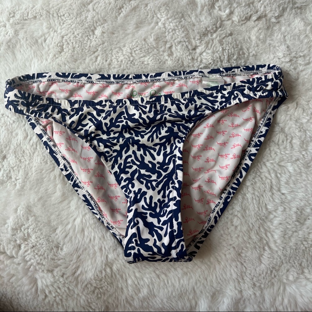 Navy Color Treasure Bikini bottom by Lilly Pulitzer! 🌒🪸🌊